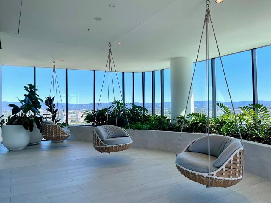 Apartament Stunning Oceanview 2Br In The Heart Of Broadbeach 44F Gold Coast Zewnętrze zdjęcie