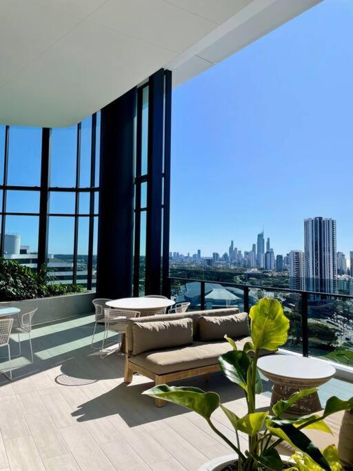 Apartament Stunning Oceanview 2Br In The Heart Of Broadbeach 44F Gold Coast Zewnętrze zdjęcie